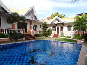 Гостиница The Executive Villa Inn & Suites  Давао Сити